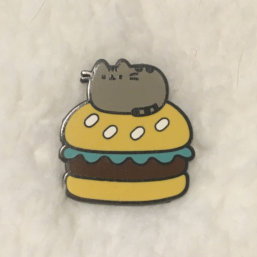 Pusheen Hamburger Pin